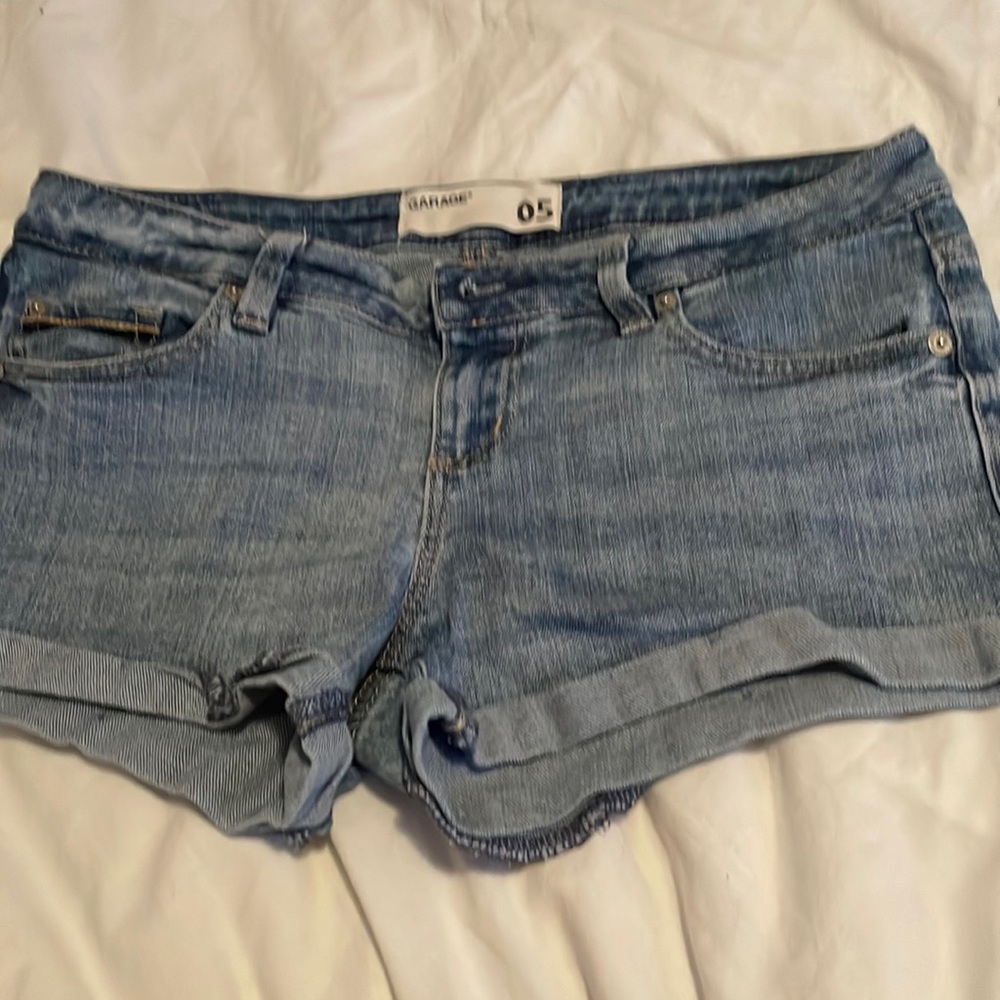 Garage Flirty jean shorts